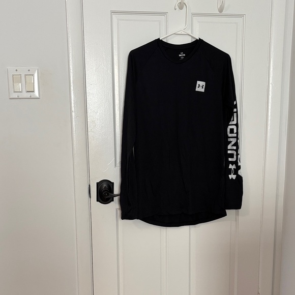 Under Armour Men's Black Long Sleeve Tee with Logo - Picture 1 of 6